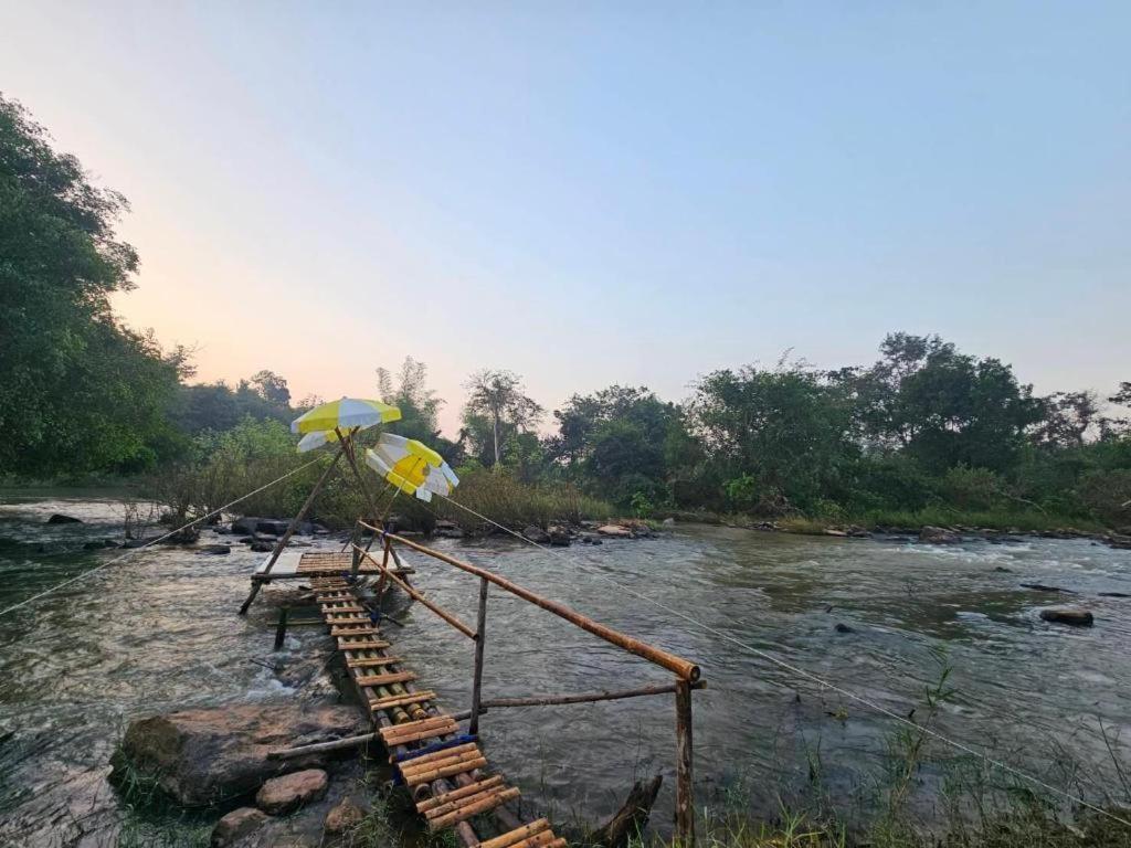 Natural Park Resort De Wang Thong Phitsanulok Extérieur photo